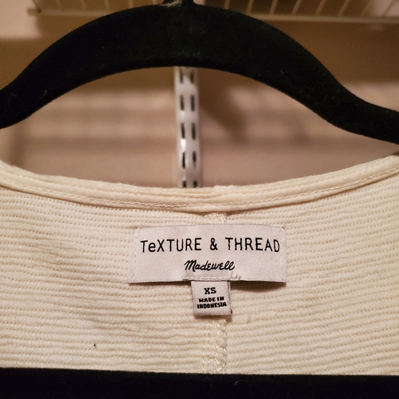 Madewell Texture & Thread XS Button Front Tie Front Top - Picture 2 of 6